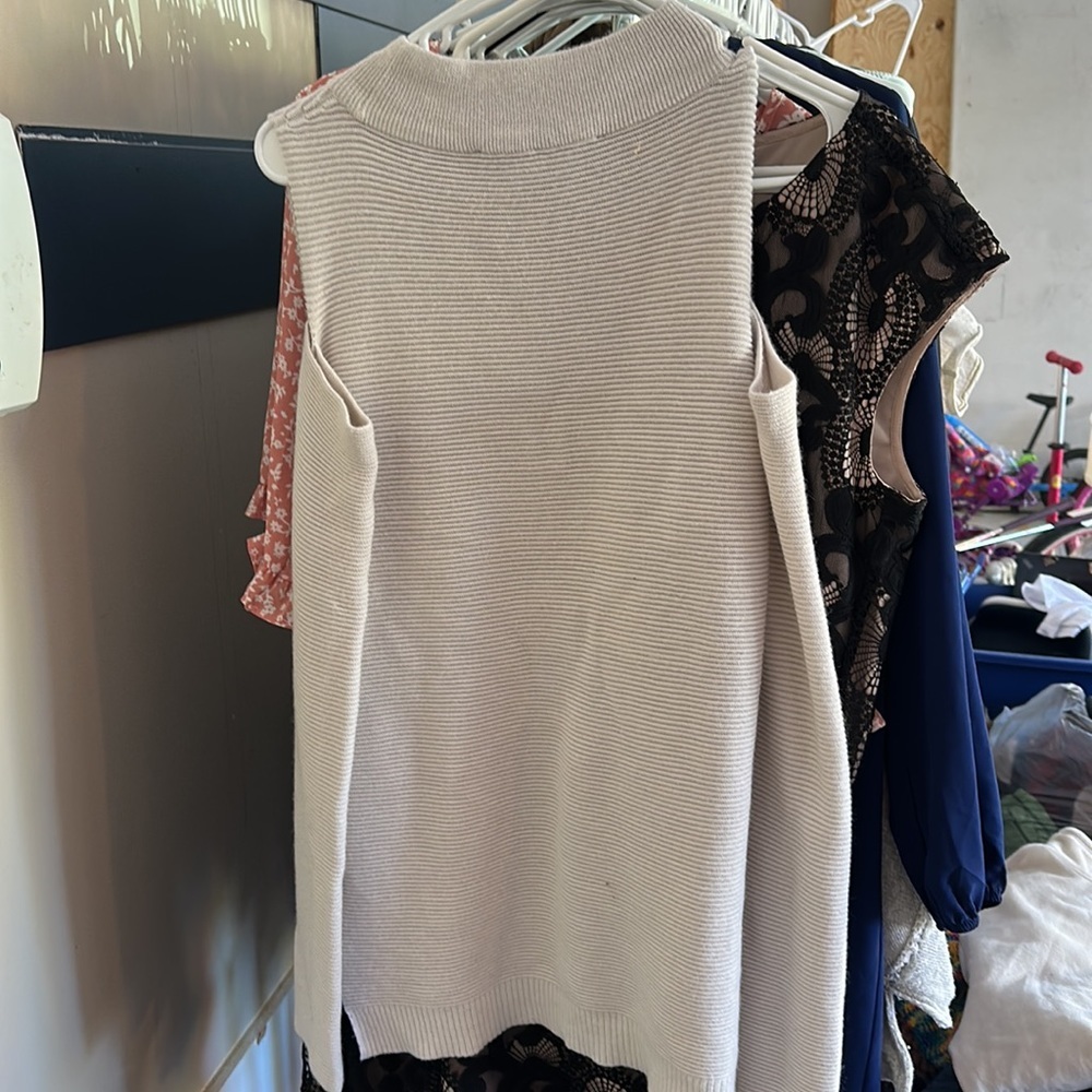 Cold Shoulder Sweater - Picture 4 of 4